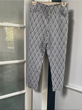 NIC+ZOE Black and White Geometric Pattern Chinos
